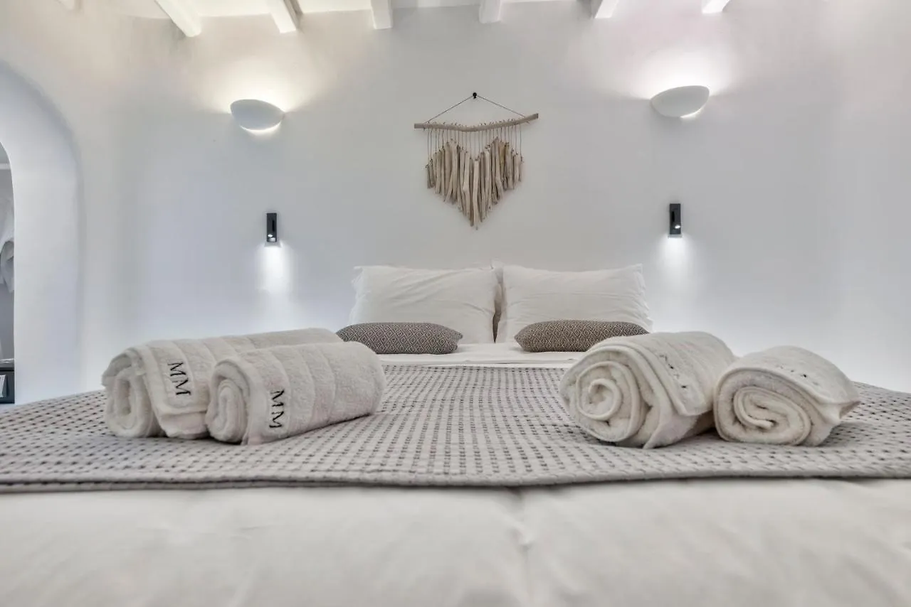 Mykonian Mews Luxury Suites プサロウ ヴィラ