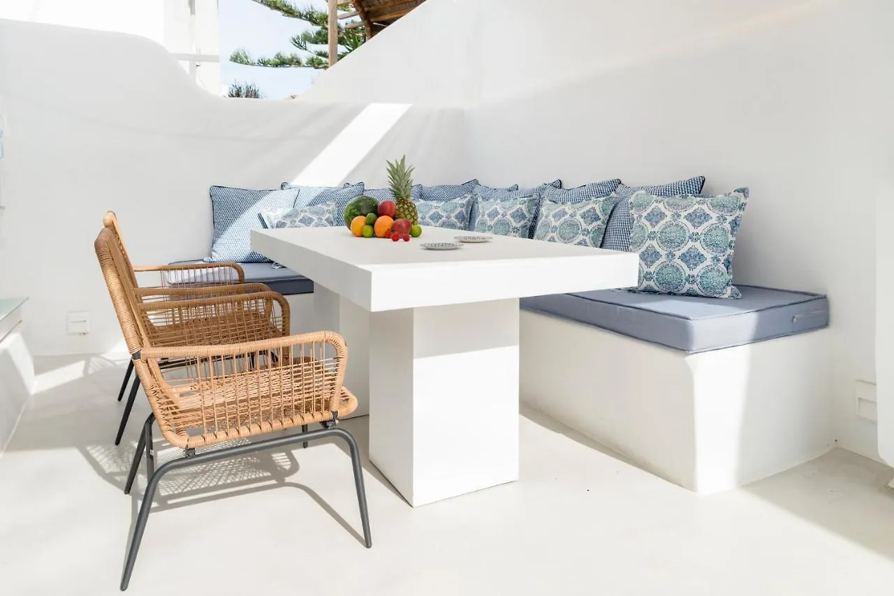 Mykonian Mews Luxury Suites プサロウ